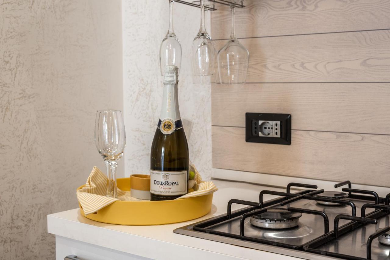 Yhellow Home Comfy Apartment Бари Экстерьер фото