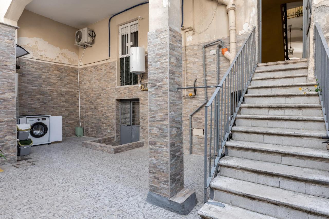 Yhellow Home Comfy Apartment Бари Экстерьер фото